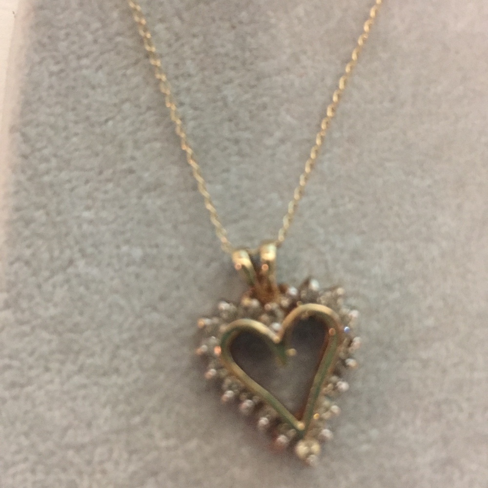 14K Gold Heart Diamond necklace